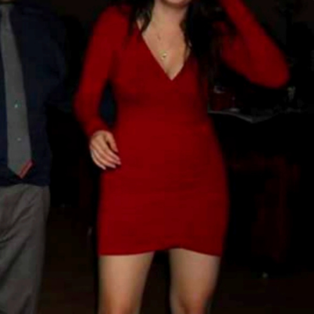 Forever 21 Long sleeved red dress - Picture 3 of 6